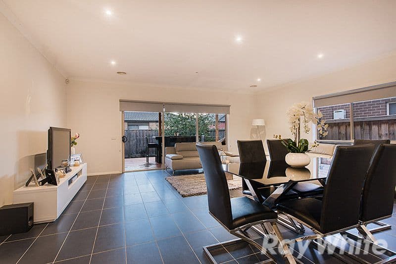 83 John Russell Road, Cranbourne West VIC 3977, Cranbourne West - Thumbnail 3