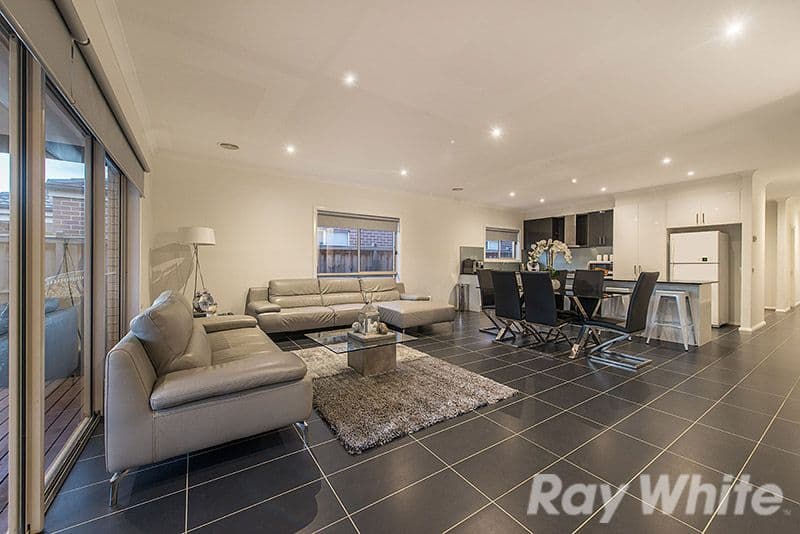 83 John Russell Road, Cranbourne West VIC 3977, Cranbourne West - Thumbnail 4