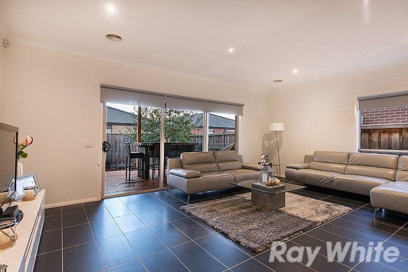 83 John Russell Road, Cranbourne West VIC 3977, Cranbourne West - Thumbnail 5