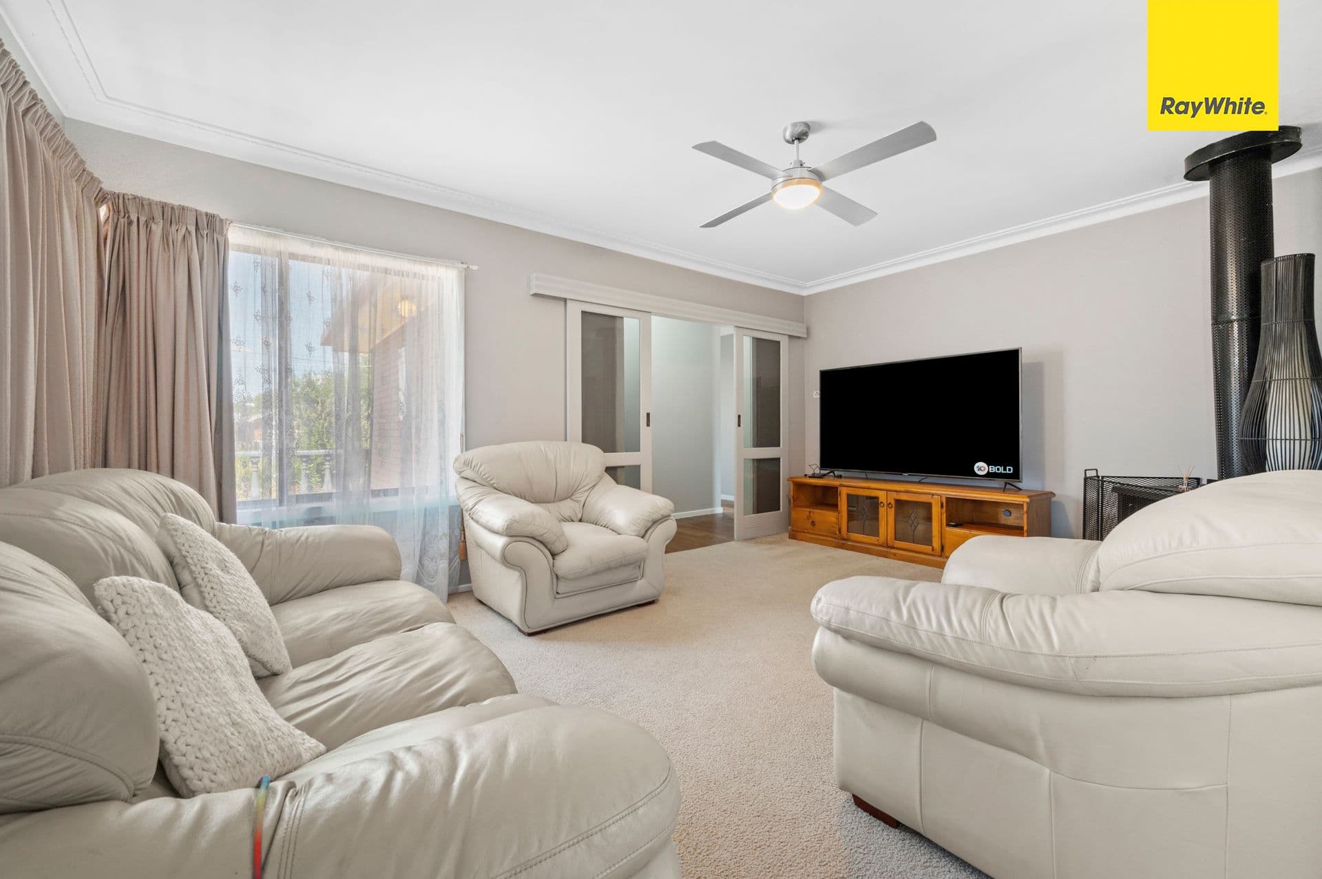 36 Stewart Crescent, Rockbank VIC 3335, Rockbank - Thumbnail 4