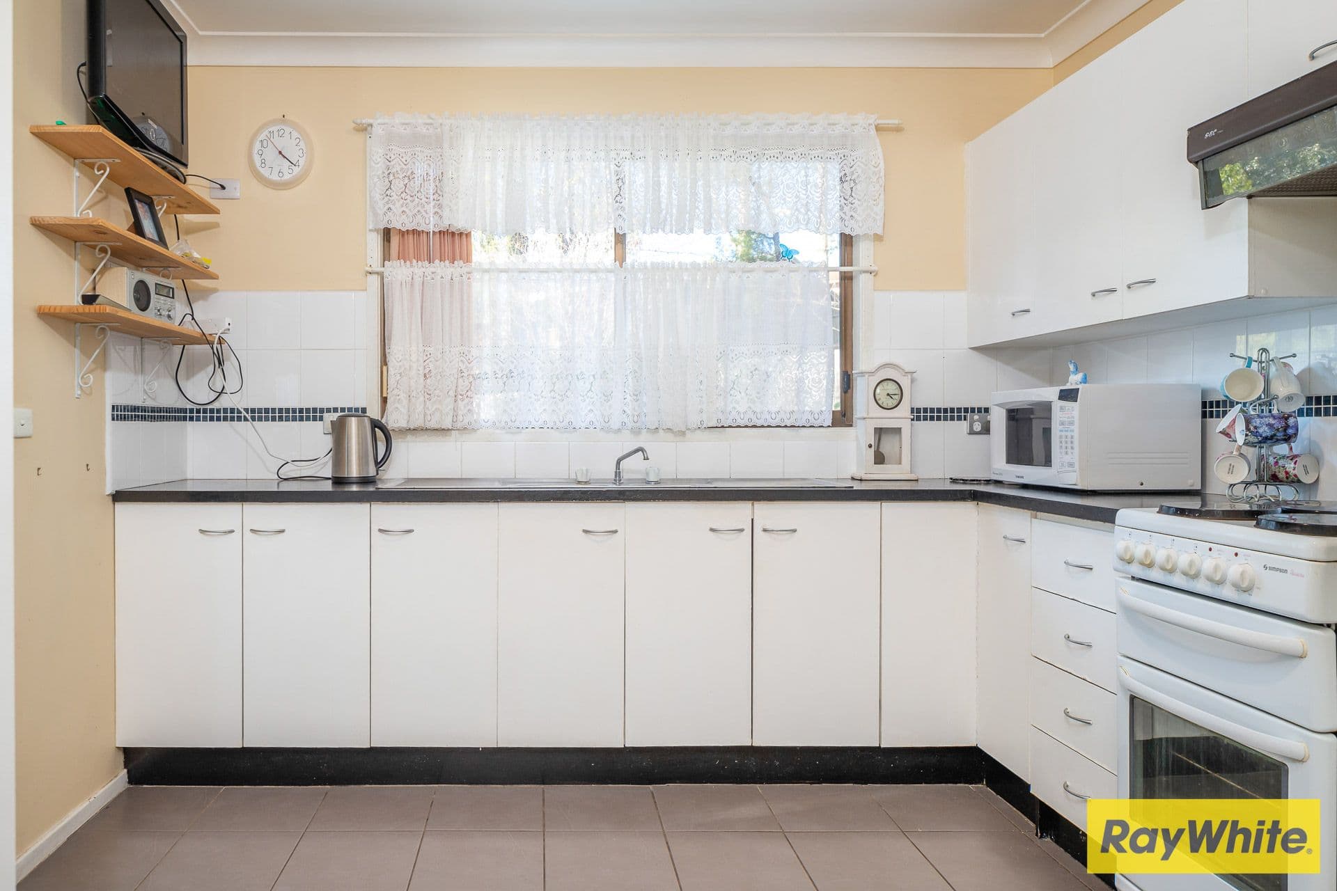 15 Clare Crescent, Batehaven NSW 2536, Batehaven - Thumbnail 2