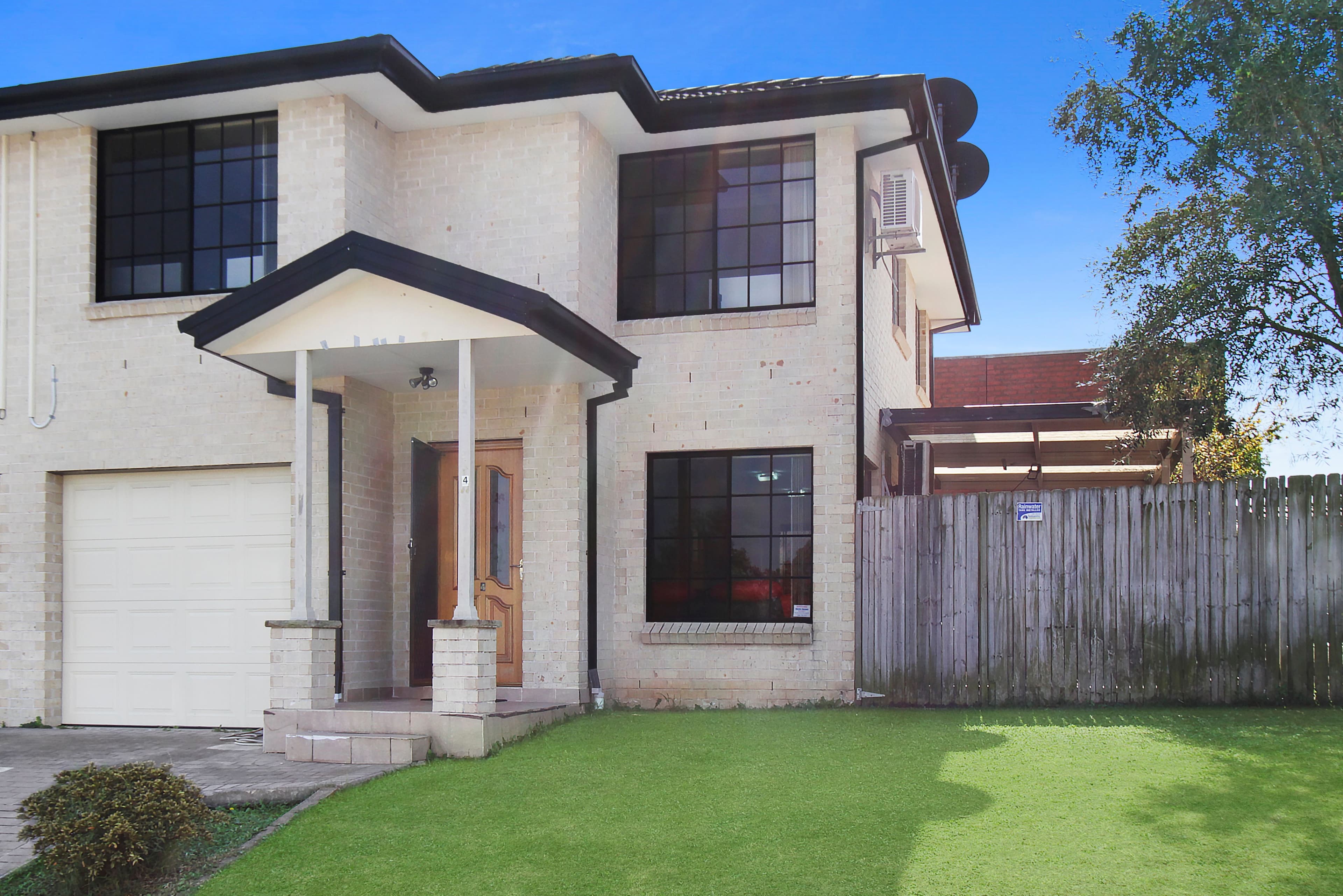 4/74 Falcon Circuit, Green Valley NSW 2168, Green Valley - Image 1