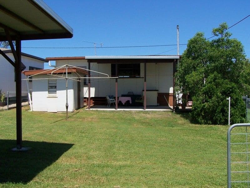 94 The Esplanade, YEPPOON QLD 4703, Yeppoon - Thumbnail 8