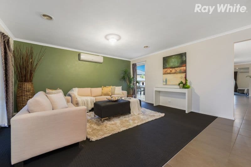 5 Amberley Drive, Pakenham VIC 3810, Pakenham - Thumbnail 2