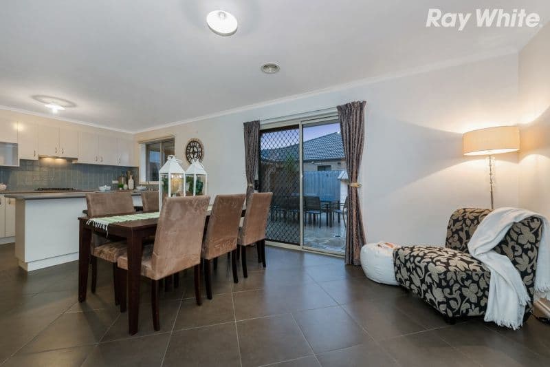 5 Amberley Drive, Pakenham VIC 3810, Pakenham - Thumbnail 5
