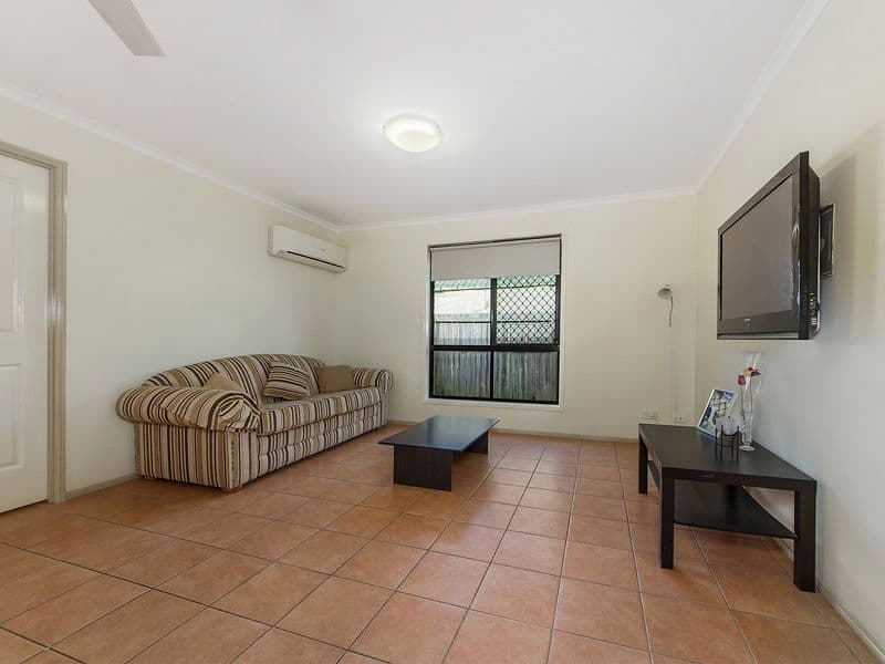 17 Blueash Crescent, Oxenford QLD 4210, Oxenford - Thumbnail 4