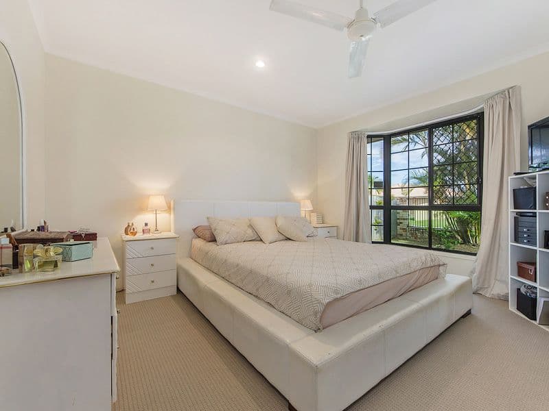 17 Blueash Crescent, Oxenford QLD 4210, Oxenford - Thumbnail 7
