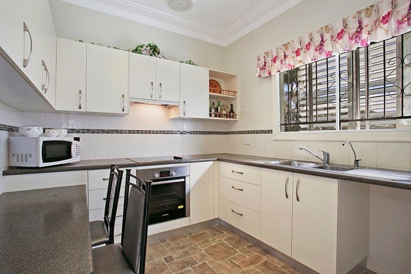 25 Turner Avenue, Fairfield QLD 4103, Fairfield - Thumbnail 2