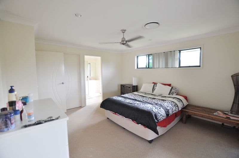 14 Whitehaven Drive, BLACKS BEACH QLD 4740, Blacks Beach - Thumbnail 3