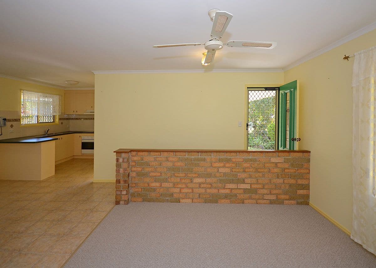 22 Wattle Street, POINT VERNON QLD 4655, Point Vernon - Thumbnail 2