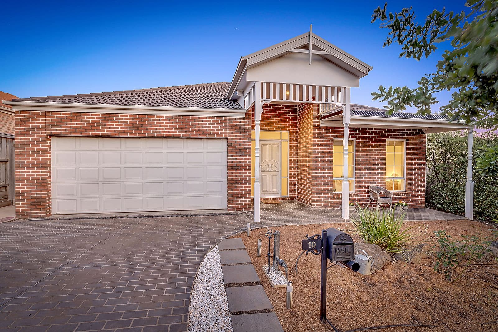 10 Oakville Place, Craigieburn VIC 3064, Craigieburn - Image 1