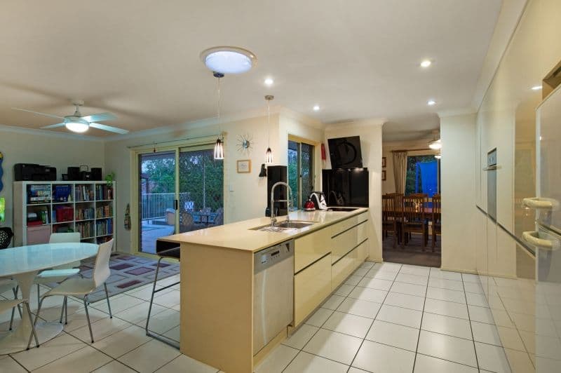 5 Brookland Close, BRIDGEMAN DOWNS QLD 4035, Bridgeman Downs - Thumbnail 5