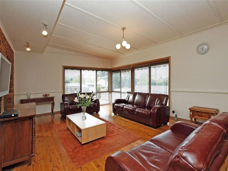 48 Ibbottson Street, WATSONIA VIC 3087, Watsonia - Thumbnail 2