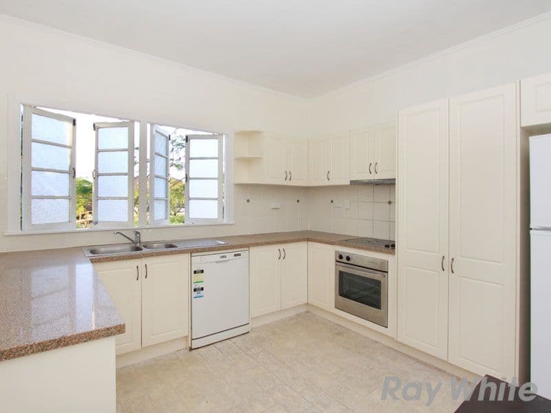 26 Stadcor Street, WAVELL HEIGHTS QLD 4012, Wavell Heights - Thumbnail 2