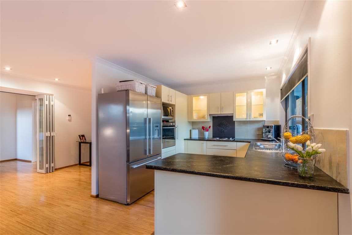 4 Midvale Place, HELENSVALE QLD 4212, Helensvale - Thumbnail 6