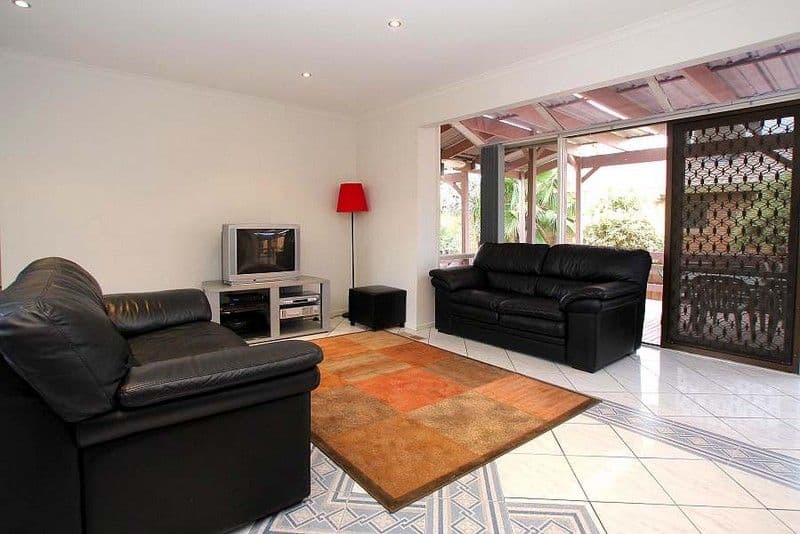 13 Haideh Place, WANTIRNA SOUTH VIC 3152, Wantirna South - Thumbnail 3