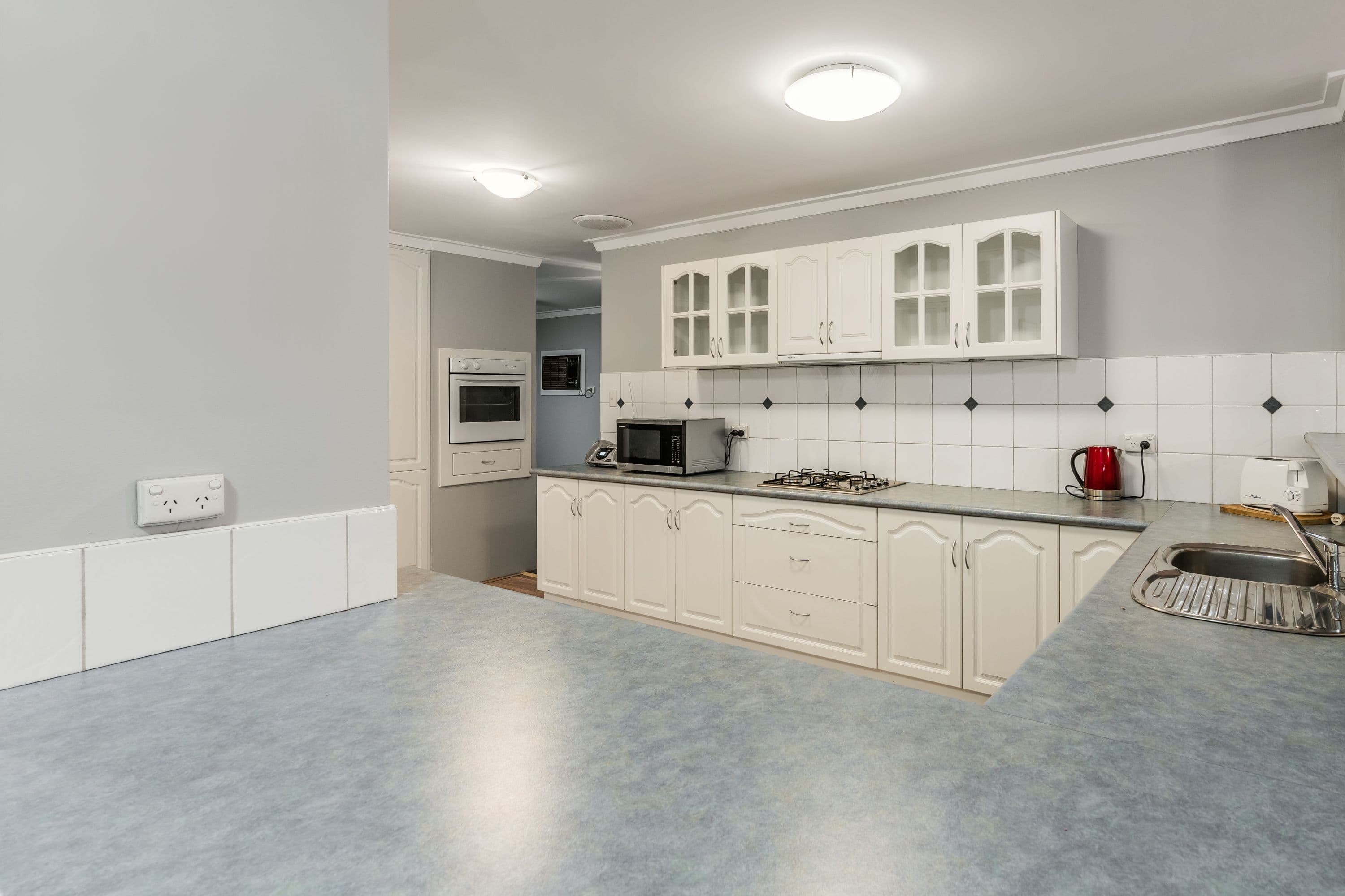8 Strawberry Drive, Seville Grove WA 6112, Seville Grove - Thumbnail 7
