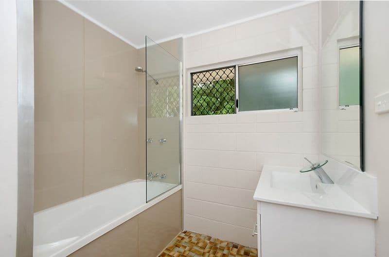 140 Miles Avenue, KELSO QLD 4815, Kelso - Thumbnail 2