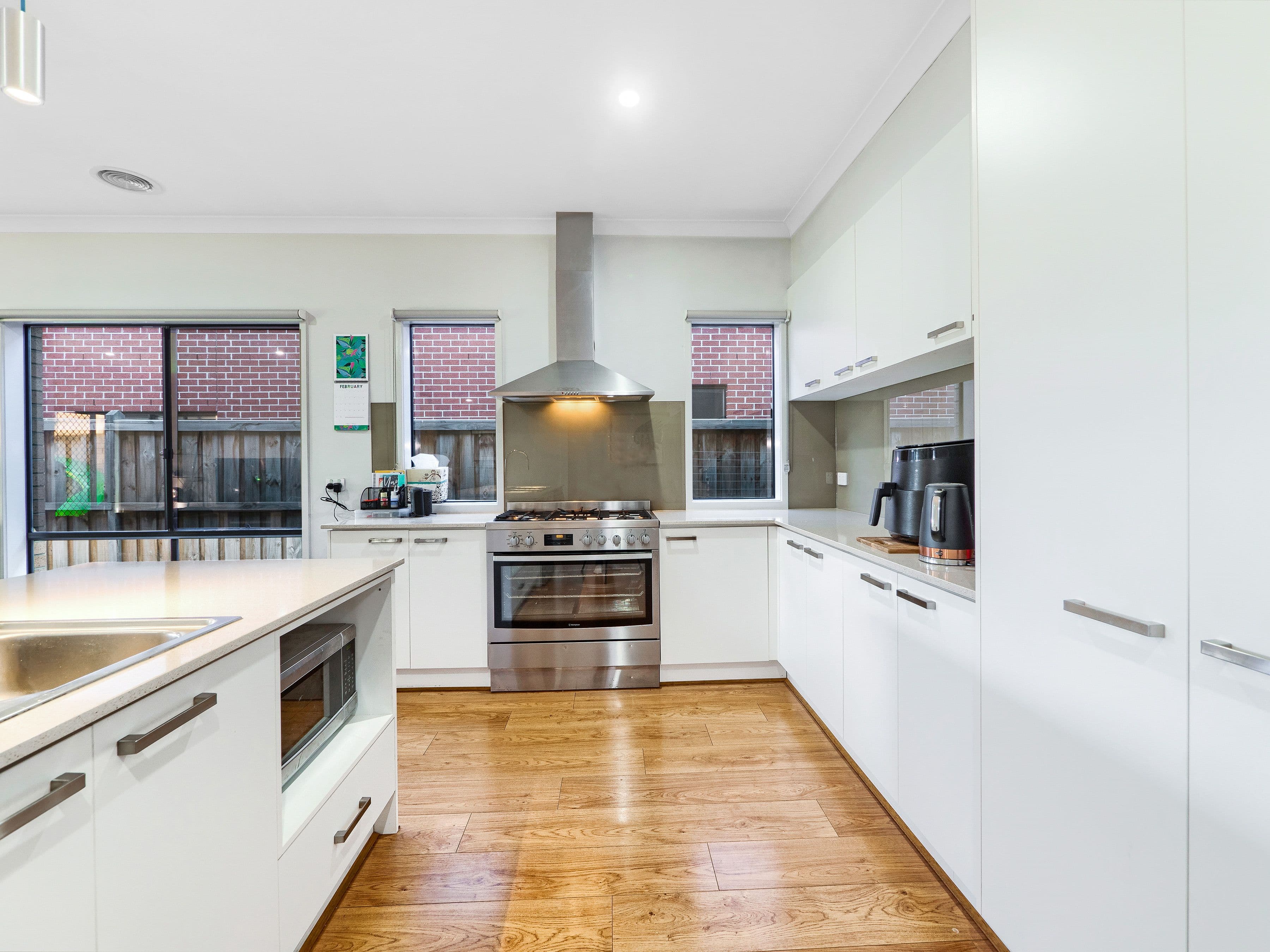 6 Trueman Street, Cranbourne West VIC 3977, Cranbourne West - Thumbnail 2