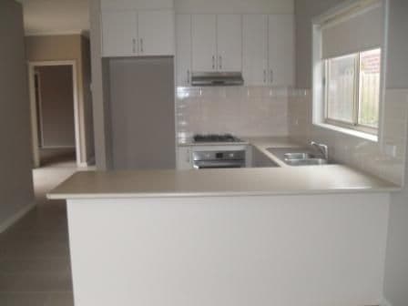  15  Swinburne Court, TRUGANINA VIC 3029, Truganina - Thumbnail 2