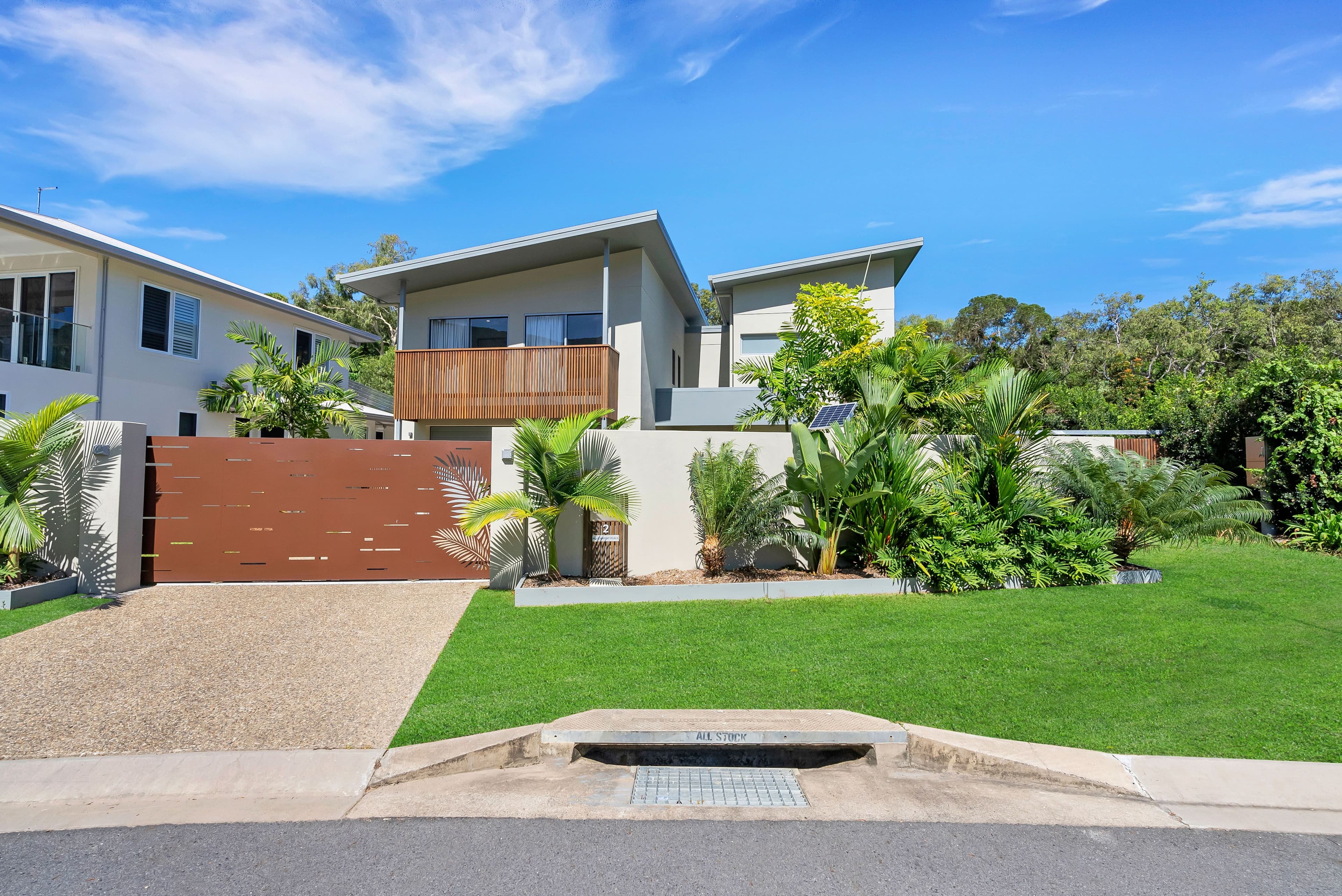 2 Beachmont Place, Palm Cove QLD 4879, Palm Cove - Thumbnail 2