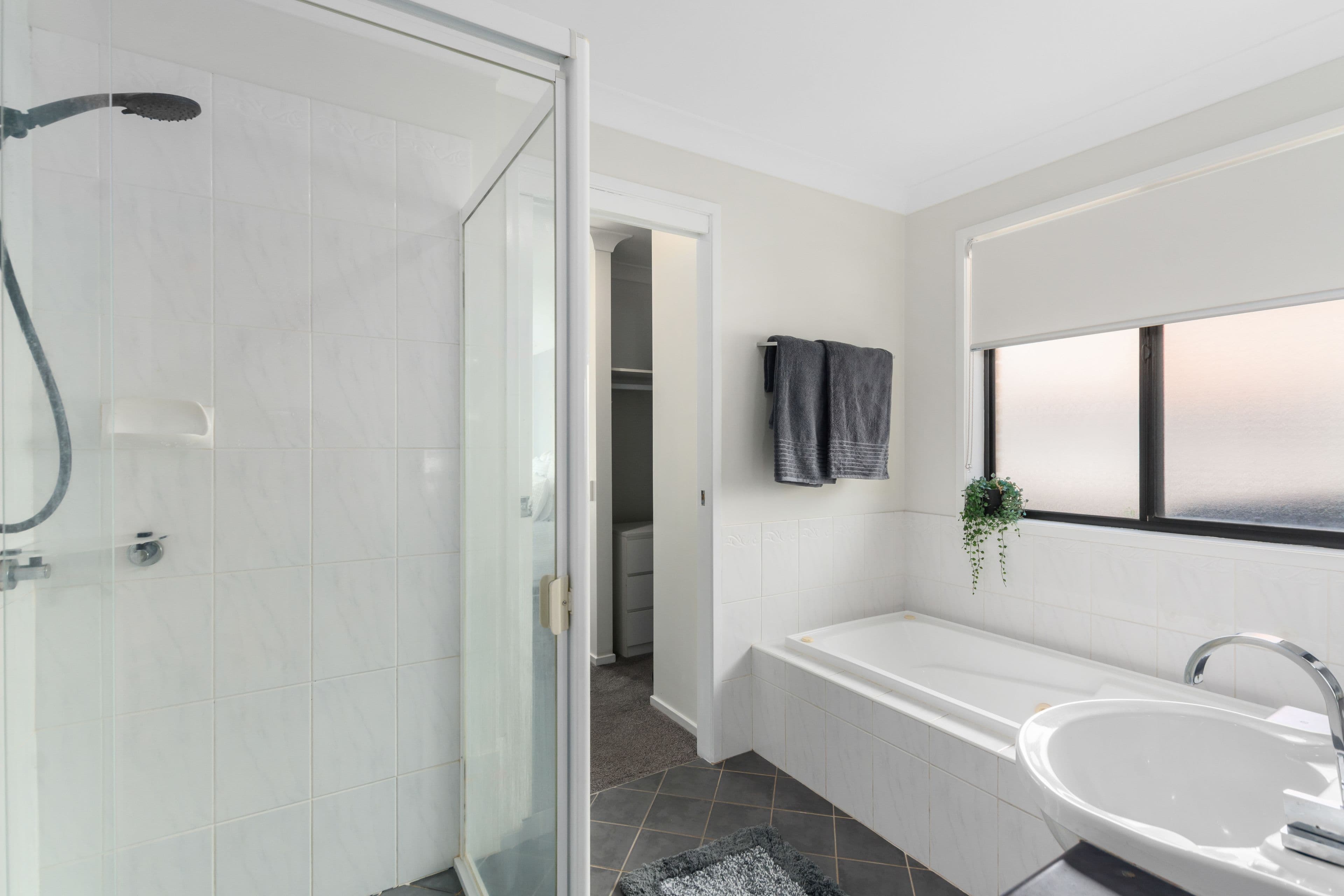 3/98 Holmes Road, North Bendigo VIC 3550, Horsley - Thumbnail 5