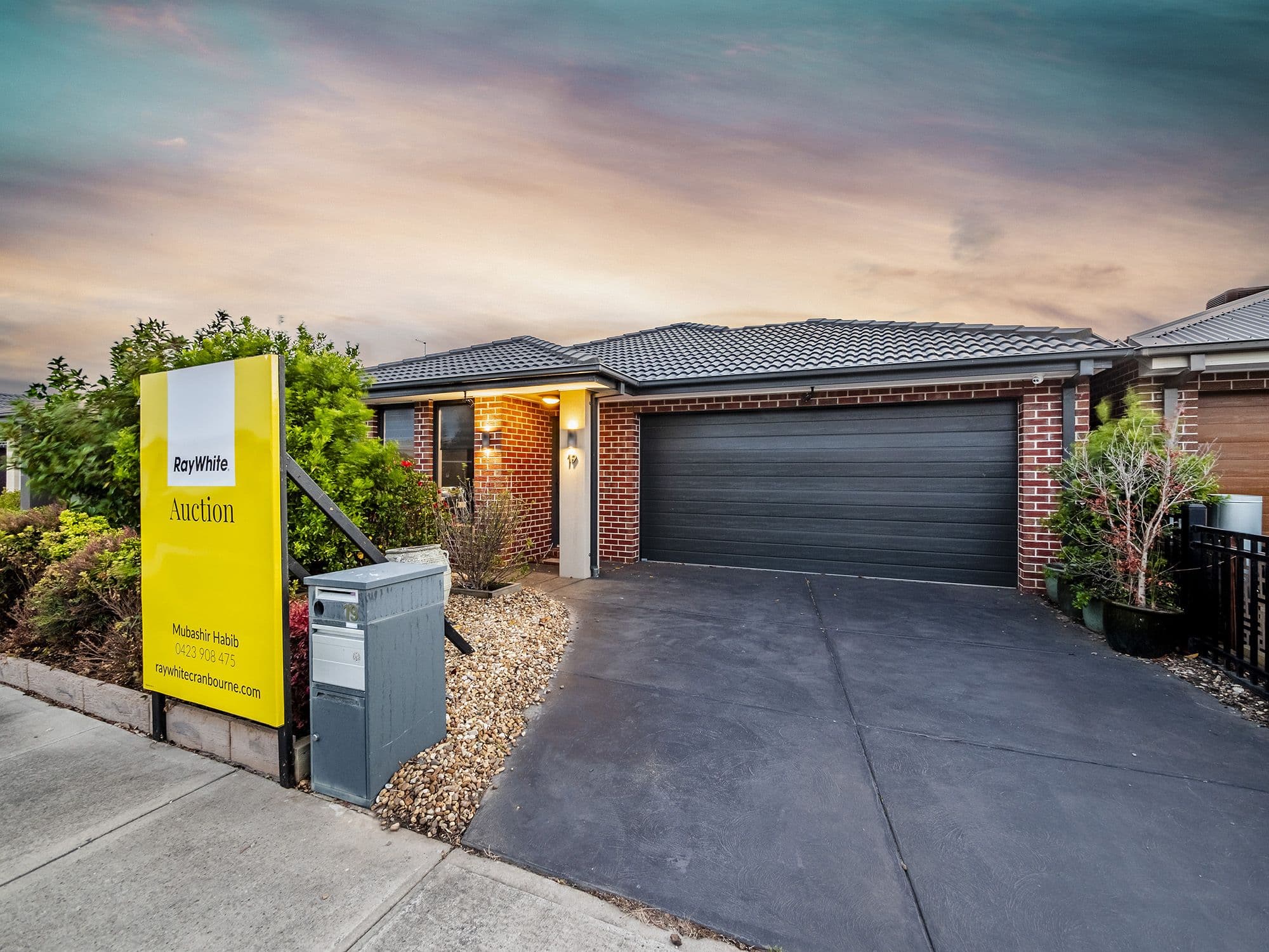 19 Wilkiea Crescent, Cranbourne North VIC 3977, Cranbourne North - Thumbnail 2