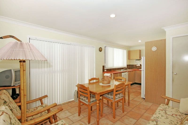 46 Kathleen White Crescent, KILLARNEY VALE NSW 2261, Killarney Vale - Thumbnail 2