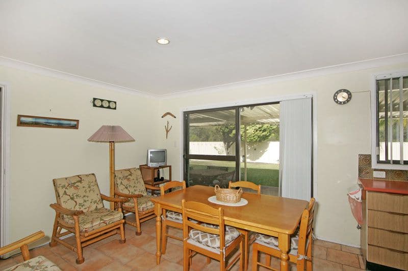 46 Kathleen White Crescent, KILLARNEY VALE NSW 2261, Killarney Vale - Thumbnail 4