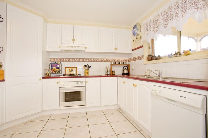 10 Nivek Court, ST ALBANS PARK VIC 3219, St Albans Park - Thumbnail 7