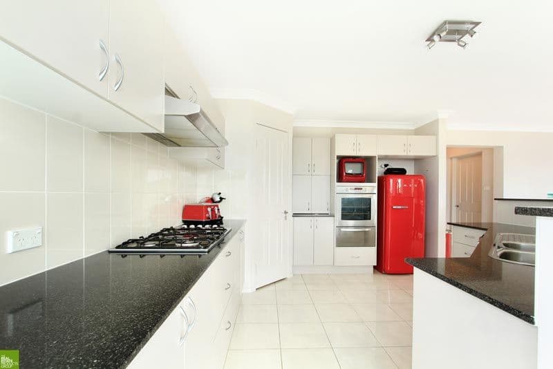 4 Haywards Bay Drive, HAYWARDS BAY NSW 2530, Haywards Bay - Thumbnail 3