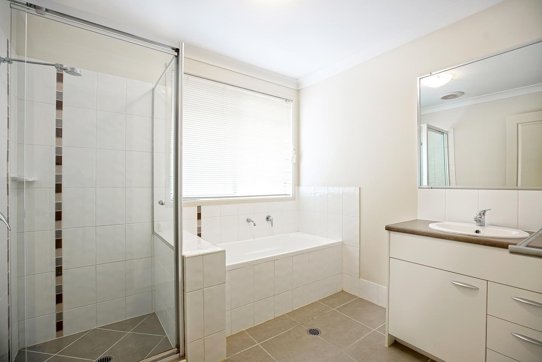 25 Blue View Terrace, Glenmore Park NSW 2745, Glenmore Park - Thumbnail 6