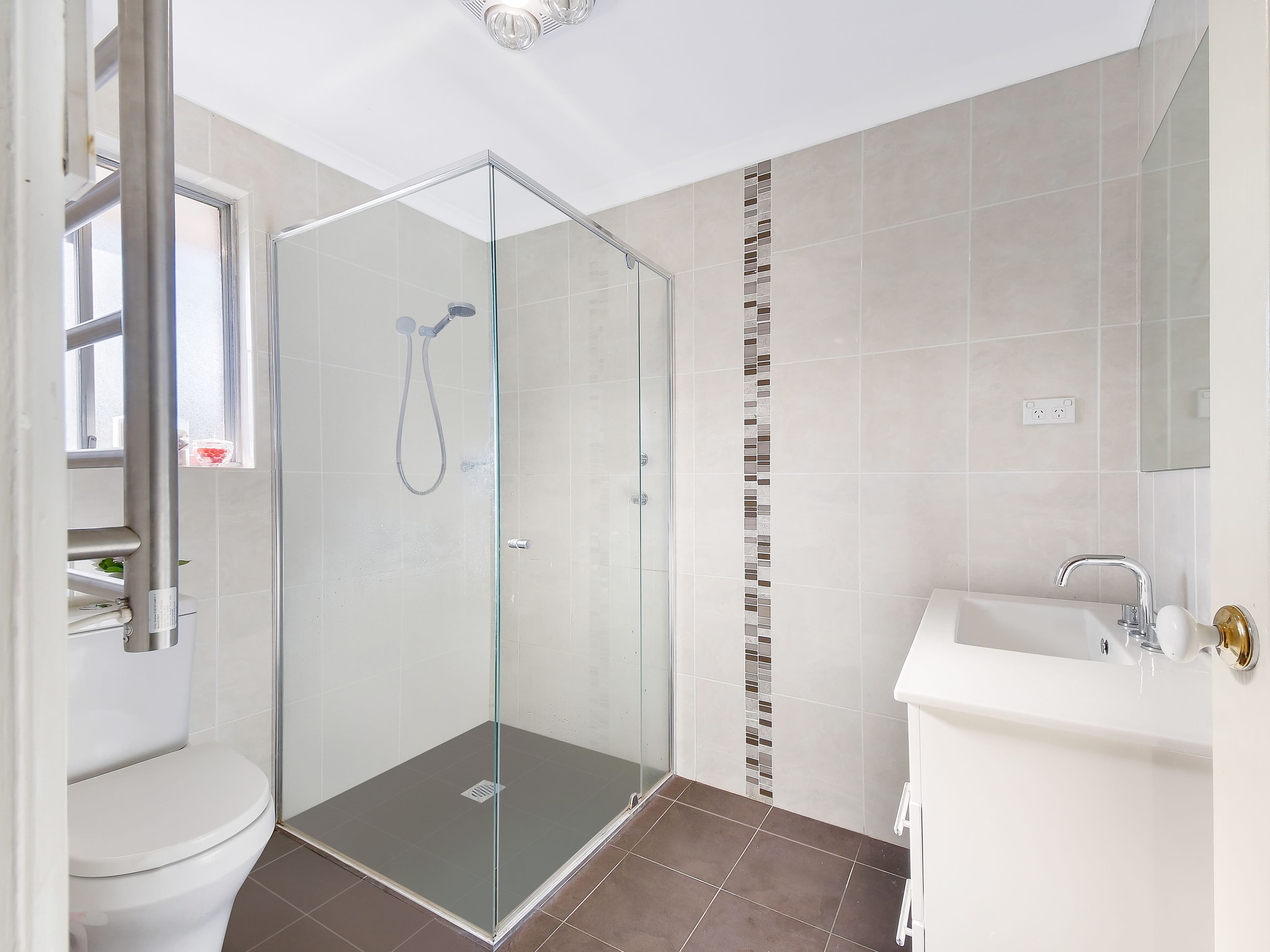 12 Salamaua Place, Glenfield NSW 2167, Glenfield - Thumbnail 7