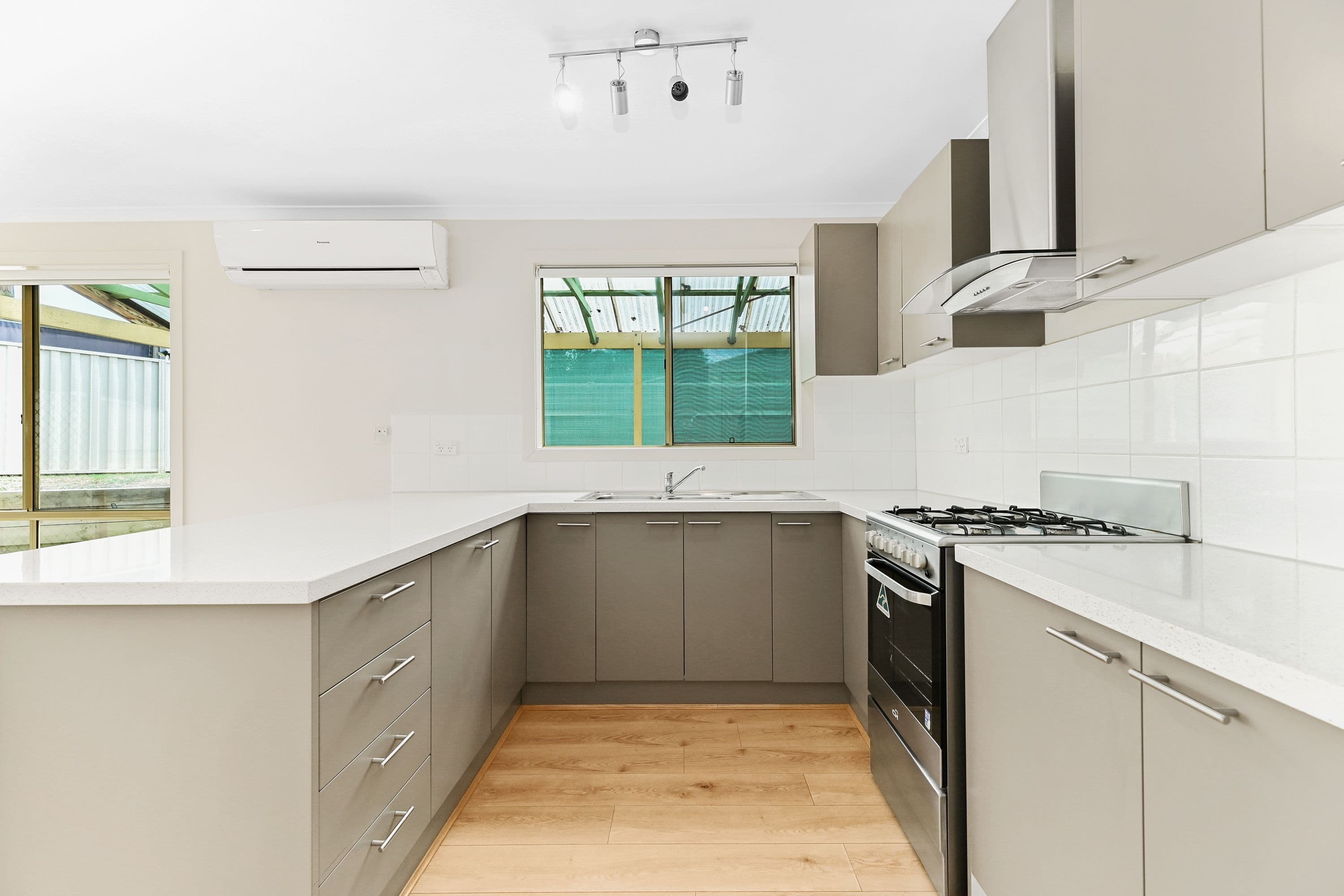 32 The Parkway, Hampton Park VIC 3976, Hampton Park - Thumbnail 7