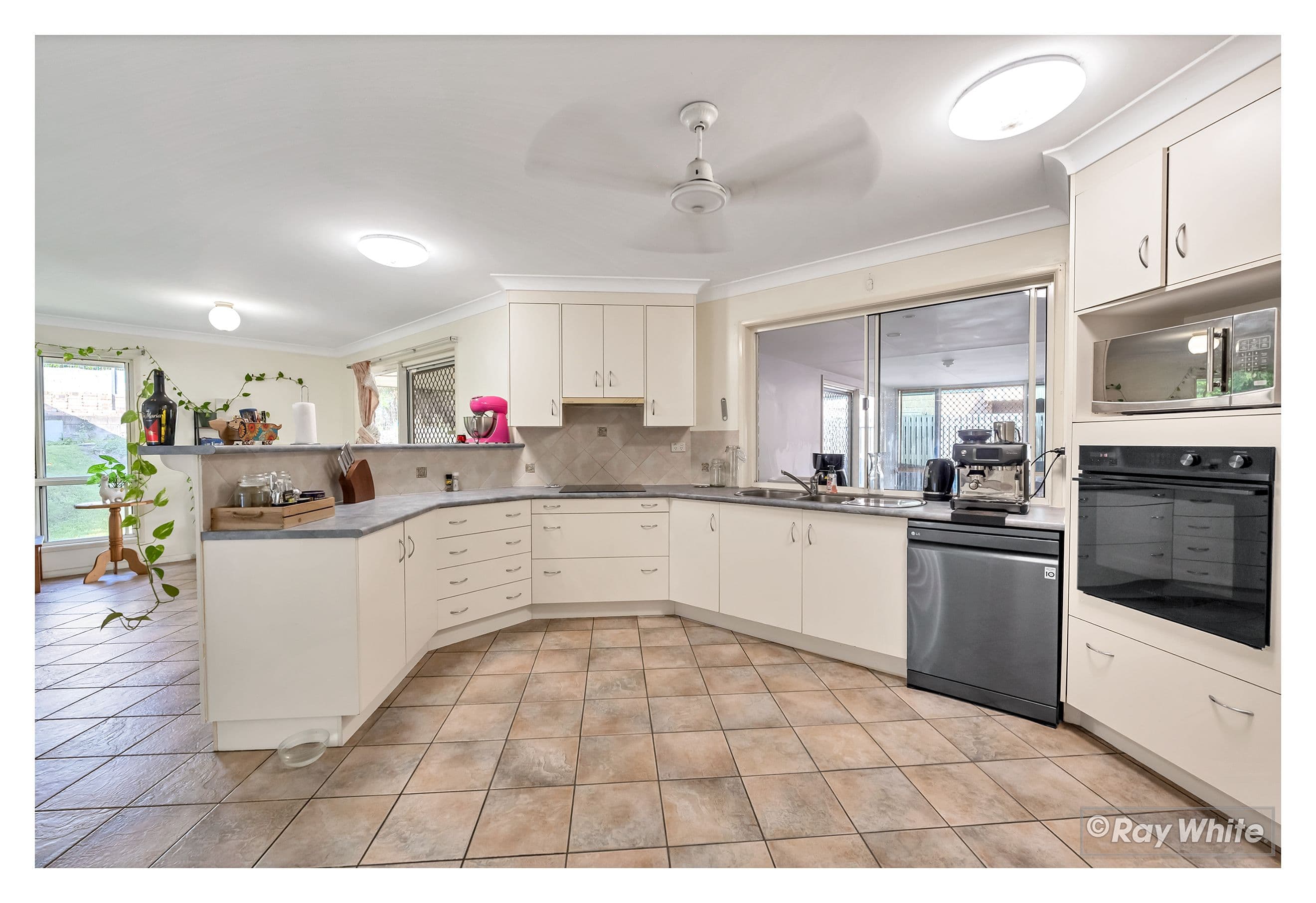 4 Van Haeren Street, Kawana QLD 4701, Kawana - Thumbnail 5