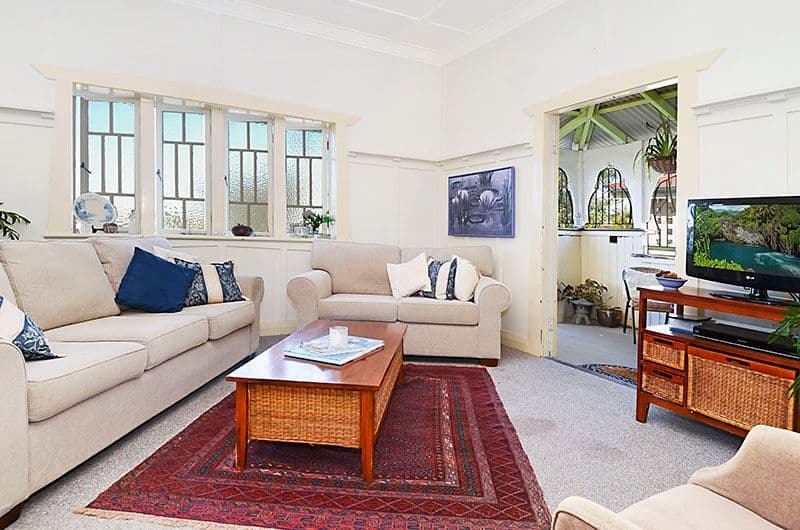 38 Glenfern Avenue, Kedron QLD 4031, Kedron - Thumbnail 3