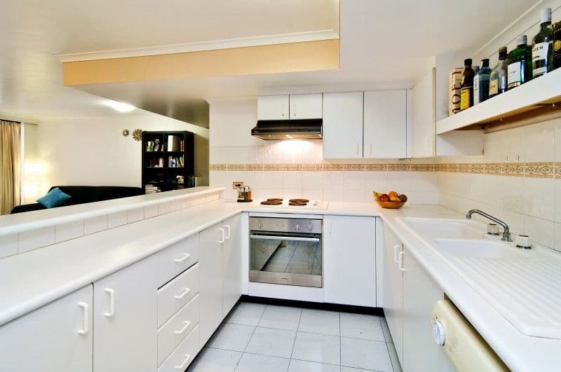 99/99 Whiteman Street, Southbank - Thumbnail 2