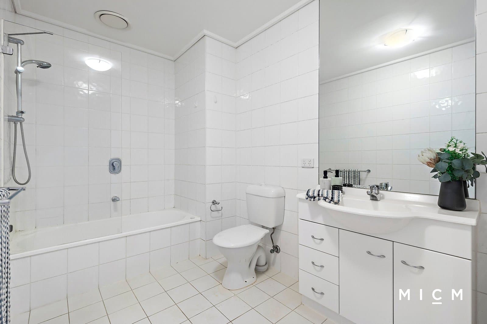 99/99 Whiteman Street, Southbank - Thumbnail 8