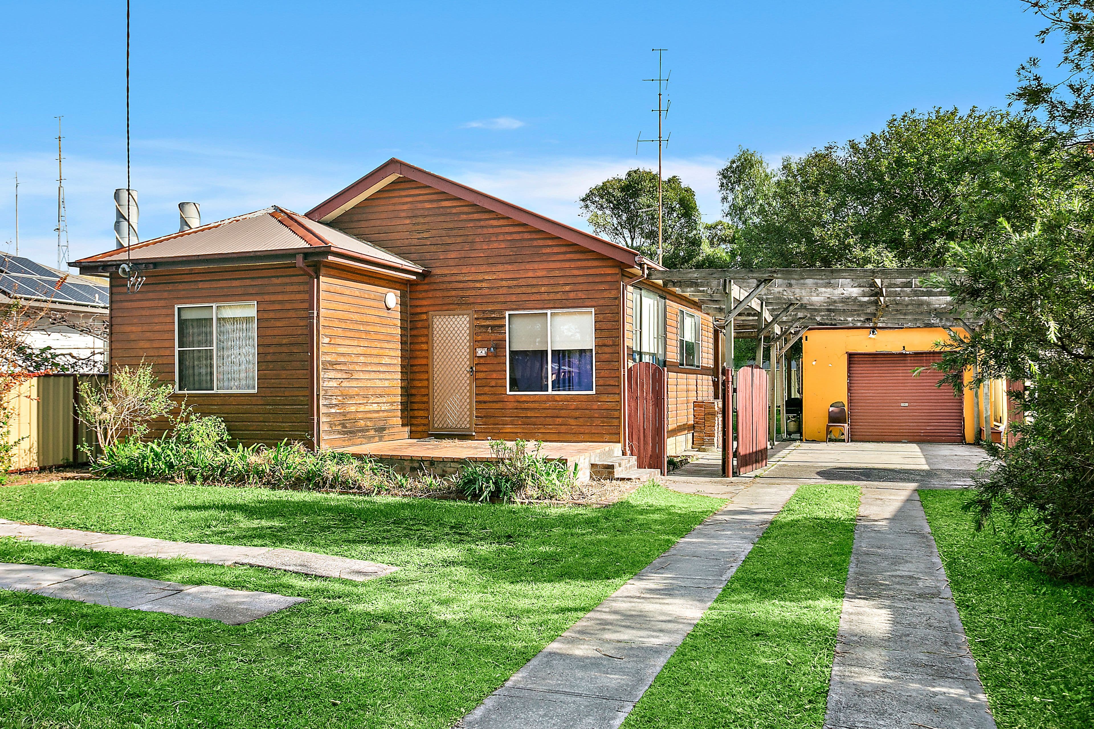 4 Duff Parade, East Corrimal - Thumbnail 2