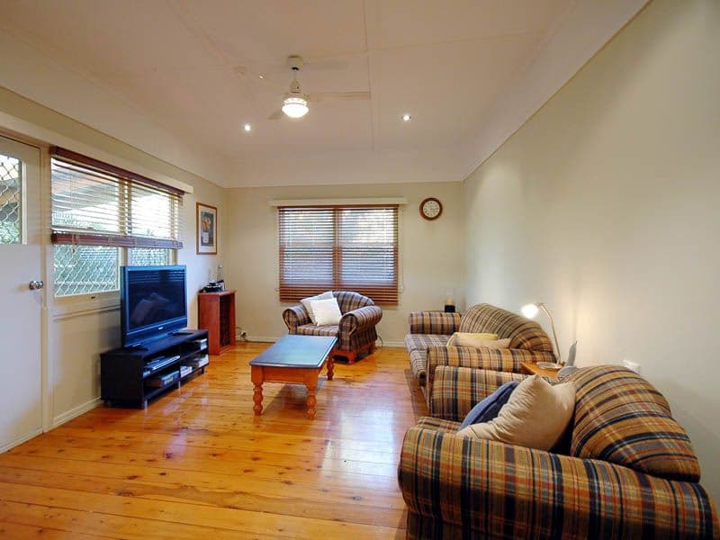 27 Amboina Avenue, PALM BEACH QLD 4221, Palm Beach - Thumbnail 4