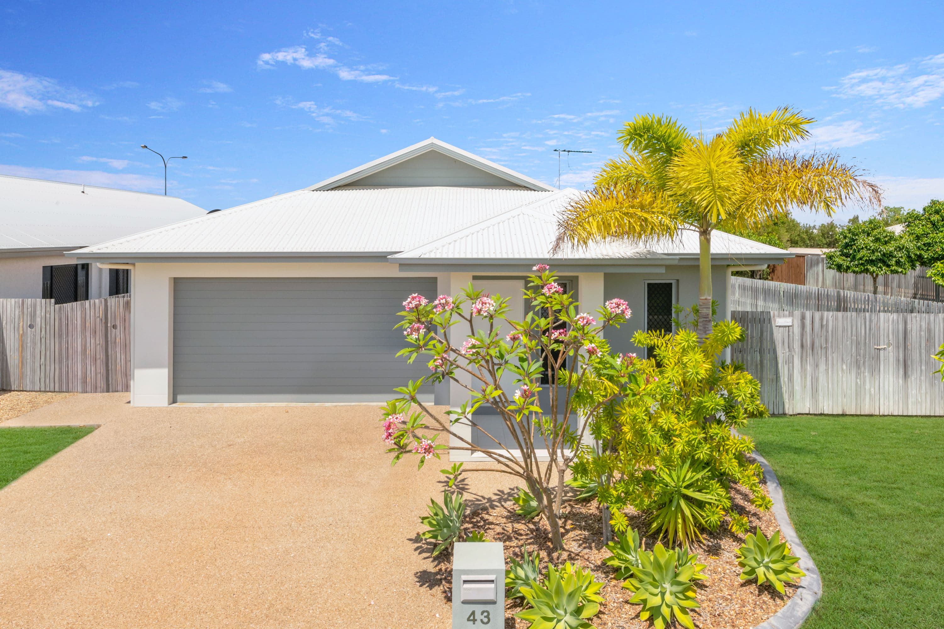 43 Daydream Circuit, Burdell QLD 4818, Burdell - Image 1