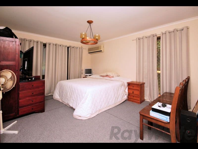 18 Bryant Street, Bundamba QLD 4304, Bundamba - Thumbnail 7