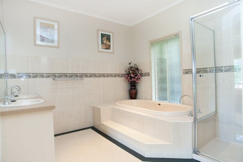 18 Gravlier Way, SOUTH MORANG VIC 3752, South Morang - Thumbnail 6