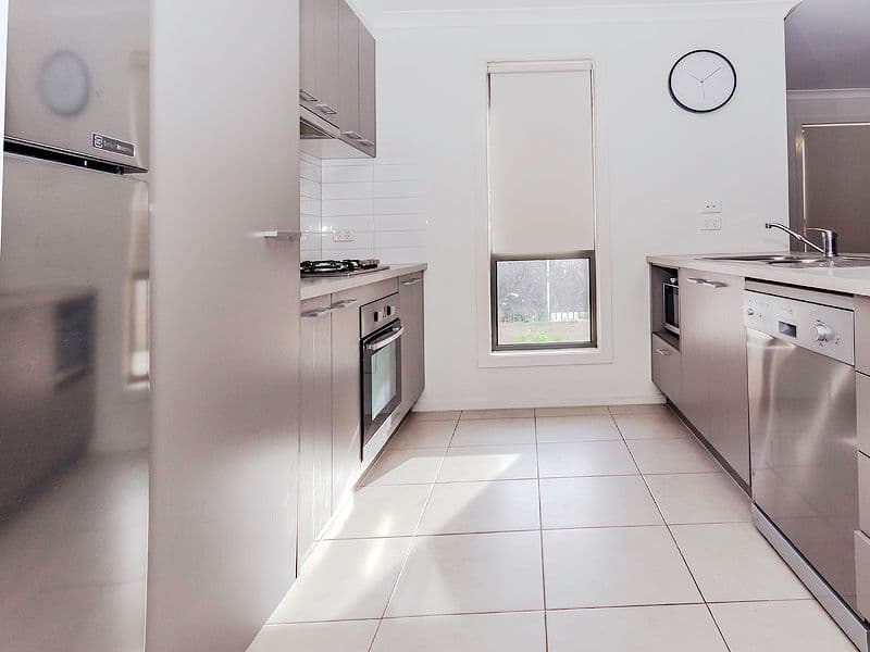 27 Chapel Street, Point Cook VIC 3030, Point Cook - Thumbnail 4