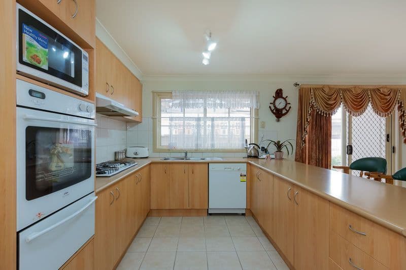 4 Todd Court, ROXBURGH PARK VIC 3064, Roxburgh Park - Thumbnail 2