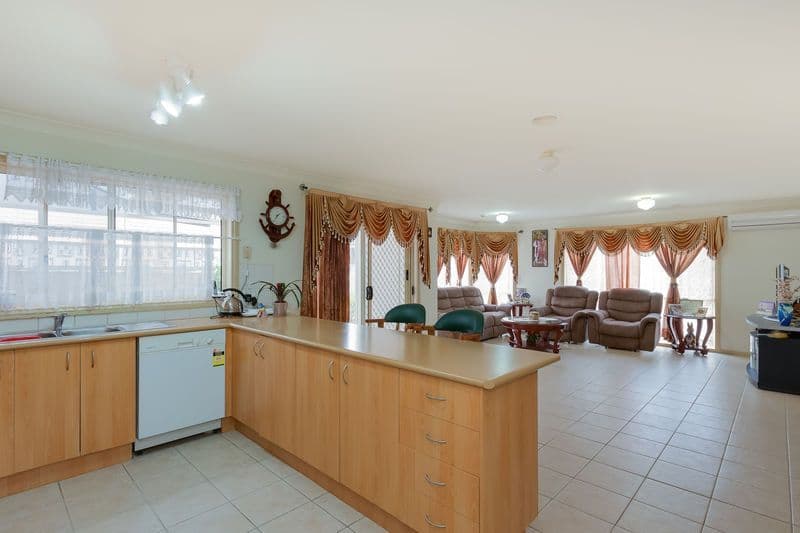 4 Todd Court, ROXBURGH PARK VIC 3064, Roxburgh Park - Thumbnail 7