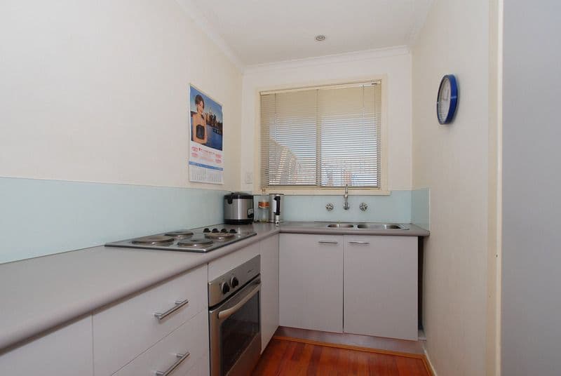 27 McMahons Road, FRANKSTON VIC 3199, Frankston - Image 1