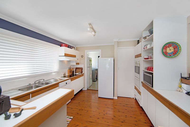 31 Waratah Street, Bateau Bay NSW 2261, Bateau Bay - Thumbnail 4