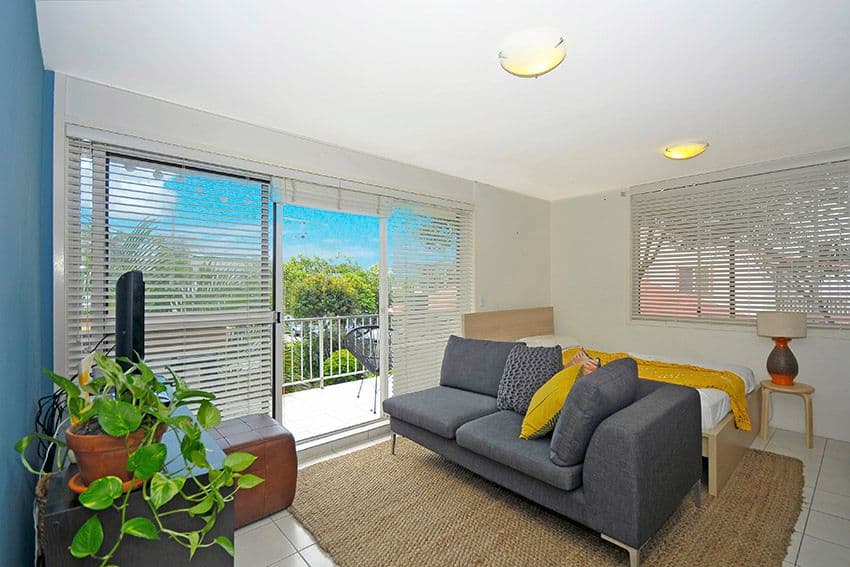 18 Tomewin Street, Currumbin QLD 4223, Currumbin - Thumbnail 4