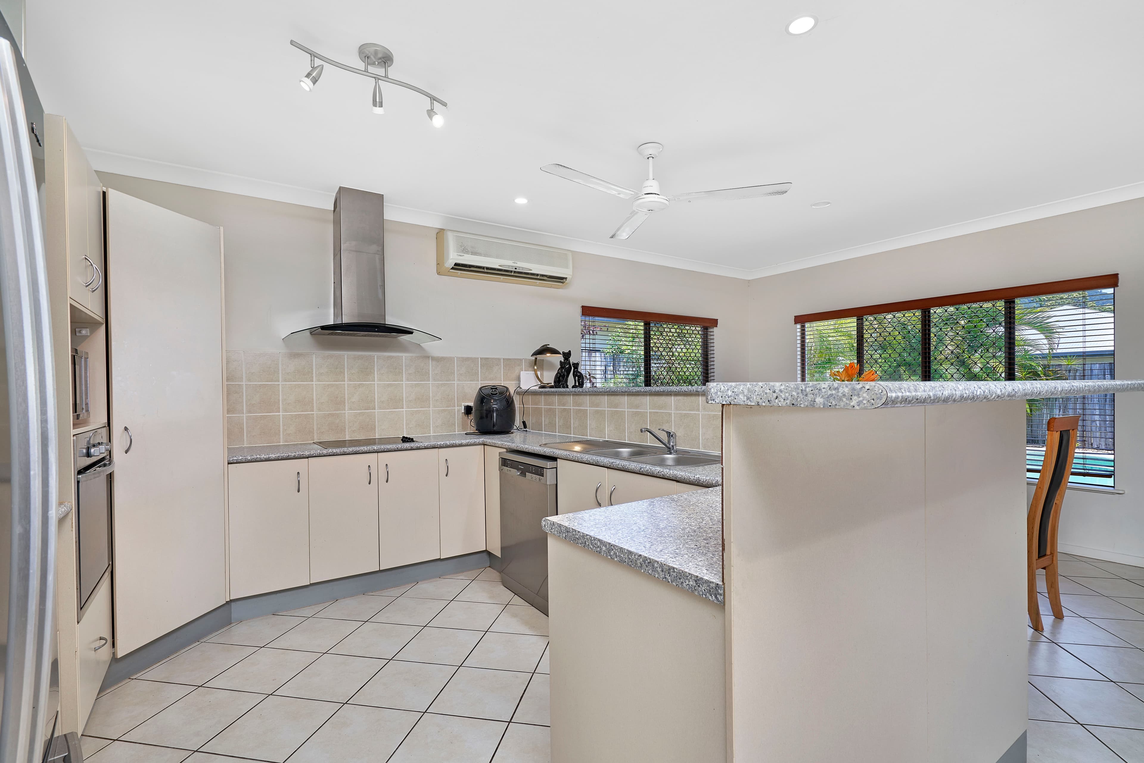 14 Howie Close, Kewarra Beach QLD 4879, Kewarra Beach - Thumbnail 6